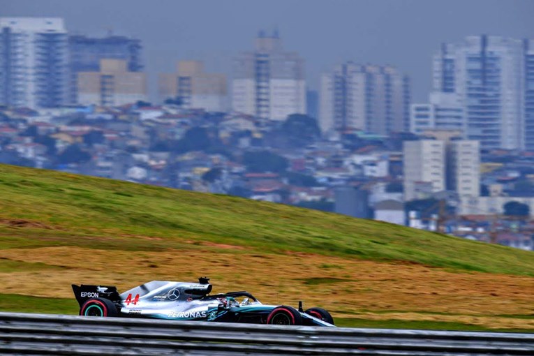 Hamiltonu 82. pole-position karijere u Brazilu